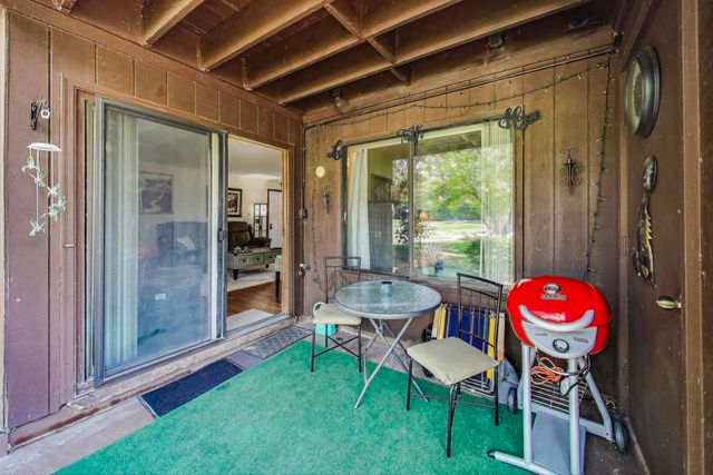 1356 N Sterling Avenue 102, Palatine, IL 60067
