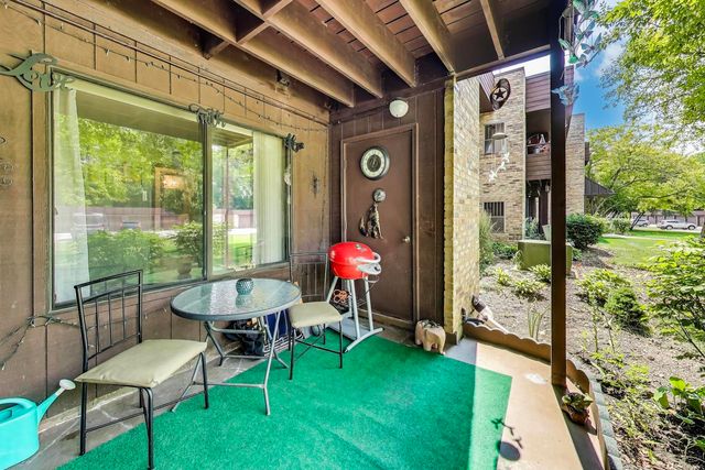 1356 N Sterling Avenue 102, Palatine, IL 60067