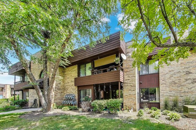 1356 N Sterling Avenue 102, Palatine, IL 60067