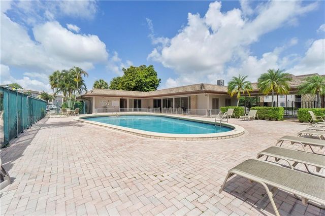 2430 SW 81st Avenue 305, Davie, FL 33324