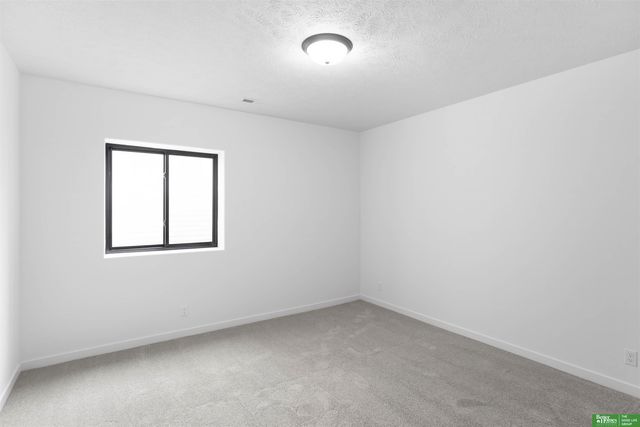 10952 S 101st Street, Papillion, NE 68046