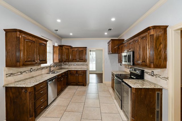 5827 NICHOLAS Circle, Amarillo, TX 79109