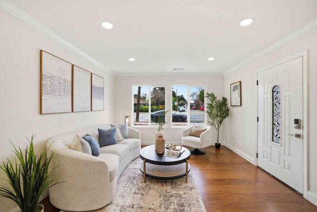 552 Borregas Avenue, Sunnyvale, CA 94085