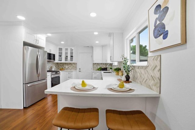 552 Borregas Avenue, Sunnyvale, CA 94085