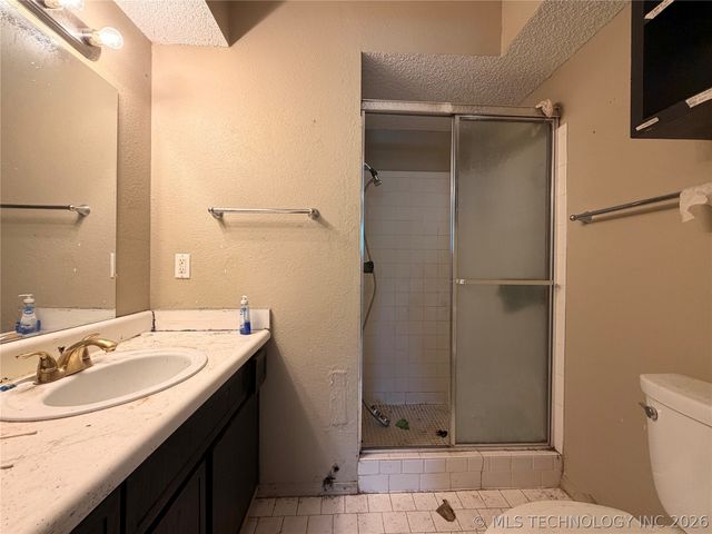 2216 E 66th Place 1805, Tulsa, OK 74136