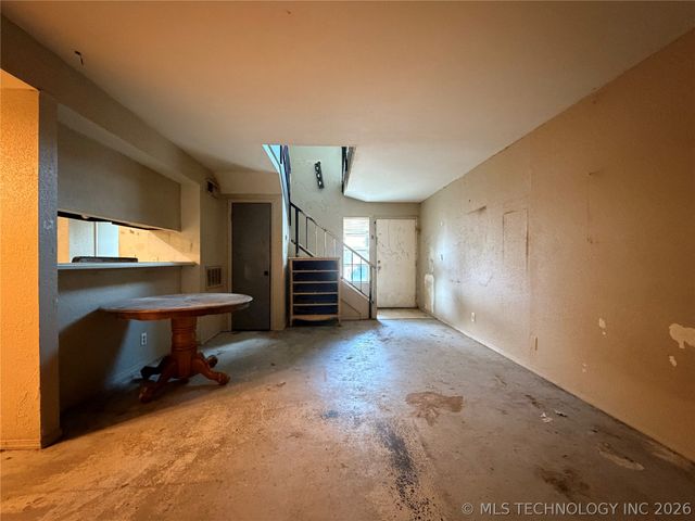 2216 E 66th Place 1805, Tulsa, OK 74136