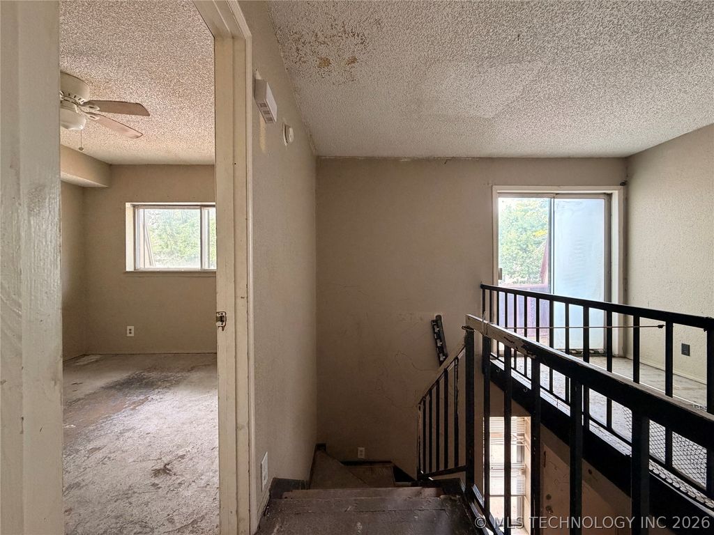 2216 E 66th Place 1805, Tulsa, OK 74136