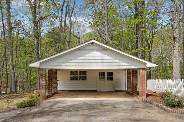111 Oak Hills Drive, Reidsville, NC 27320