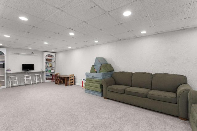 1147 Ontario Drive, Janesville, WI 53545