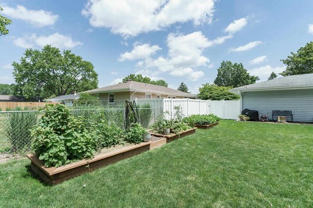 1147 Ontario Drive, Janesville, WI 53545