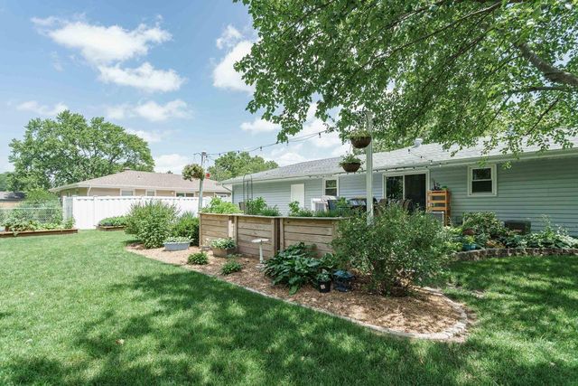 1147 Ontario Drive, Janesville, WI 53545