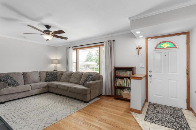 1147 Ontario Drive, Janesville, WI 53545