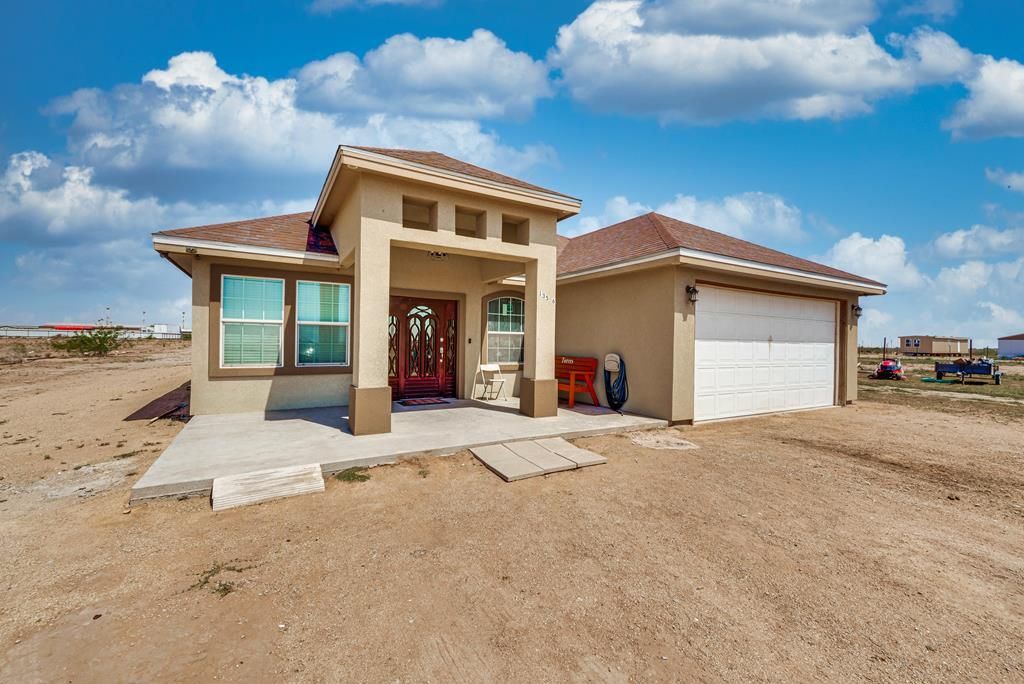 13526 W Happy Trail Ln, Odessa, TX 79763