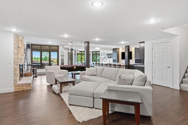 1801 E Bristlecone DRIVE, Hartland, WI 53029