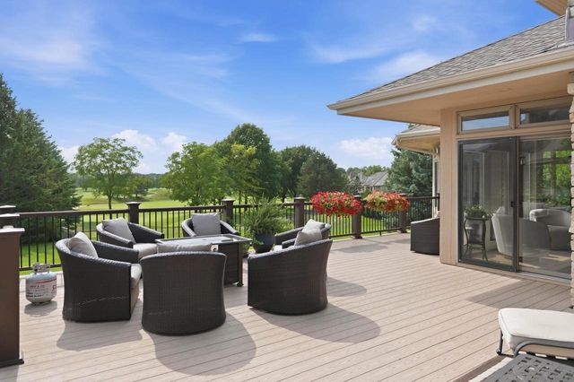 1801 E Bristlecone DRIVE, Hartland, WI 53029