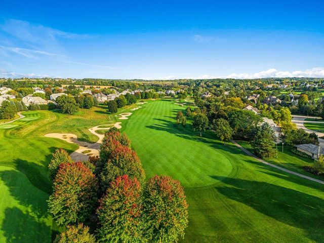 1801 E Bristlecone DRIVE, Hartland, WI 53029