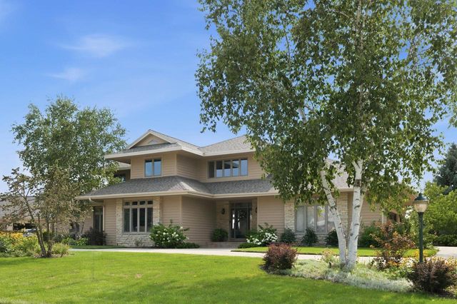 1801 E Bristlecone DRIVE, Hartland, WI 53029
