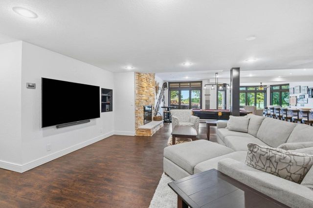1801 E Bristlecone DRIVE, Hartland, WI 53029