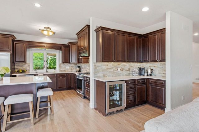 1801 E Bristlecone DRIVE, Hartland, WI 53029
