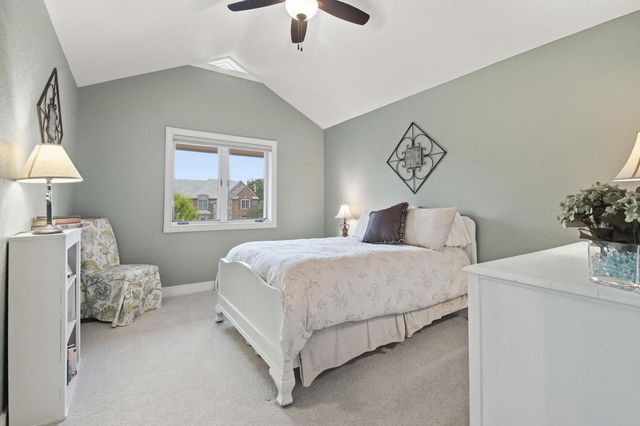 1801 E Bristlecone DRIVE, Hartland, WI 53029