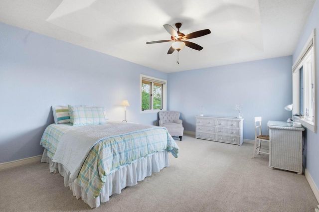 1801 E Bristlecone DRIVE, Hartland, WI 53029