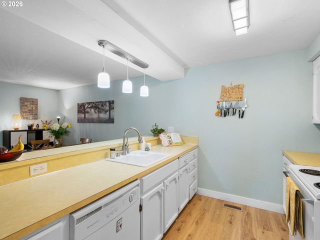 5719 Ne HAZEL DELL Ave H, Vancouver, WA 98663