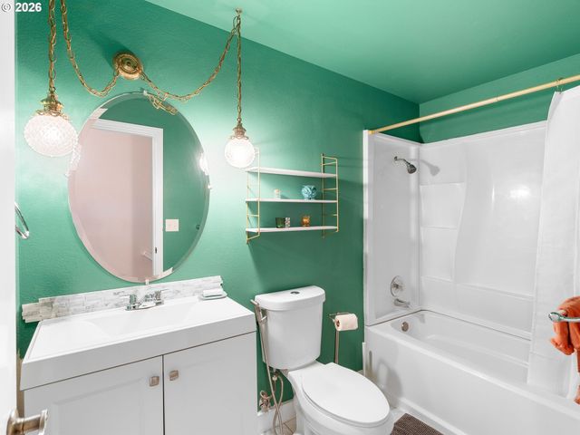 5719 Ne HAZEL DELL Ave H, Vancouver, WA 98663