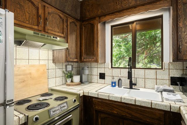 42488 Rock Ledge Road, Shaver Lake, CA 93664