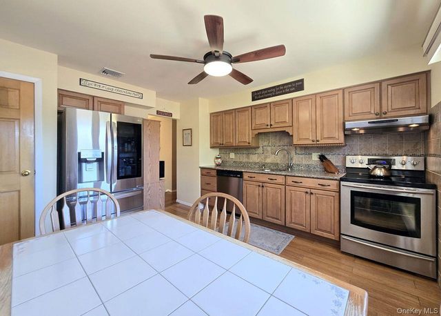 76 Webster Avenue, Ronkonkoma, NY 11779