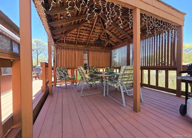 76 Webster Avenue, Ronkonkoma, NY 11779