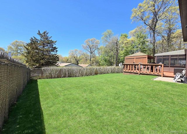 76 Webster Avenue, Ronkonkoma, NY 11779