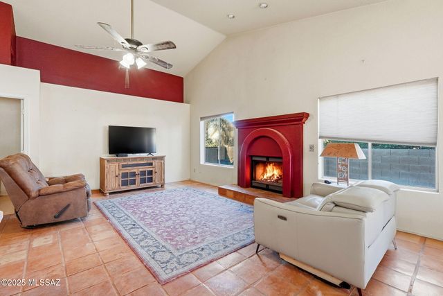 1550 W Dusk Glow Loop, Tucson, AZ 85704