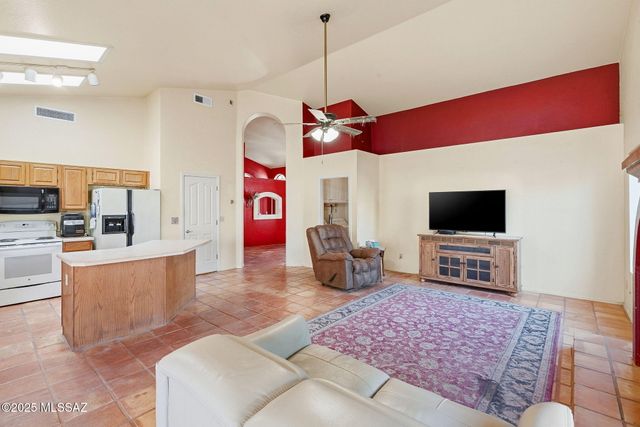 1550 W Dusk Glow Loop, Tucson, AZ 85704
