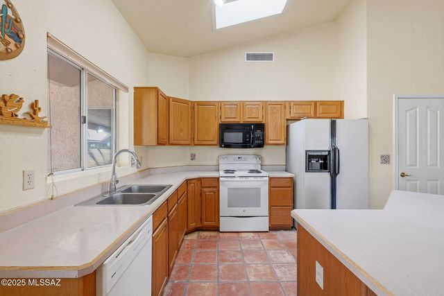 1550 W Dusk Glow Loop, Tucson, AZ 85704