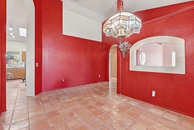 1550 W Dusk Glow Loop, Tucson, AZ 85704