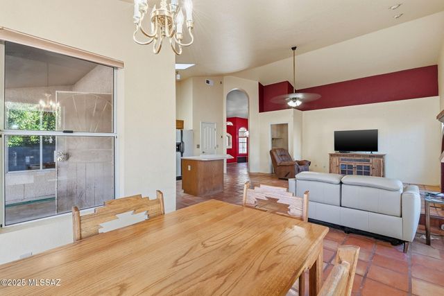 1550 W Dusk Glow Loop, Tucson, AZ 85704