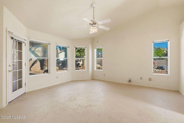 1550 W Dusk Glow Loop, Tucson, AZ 85704