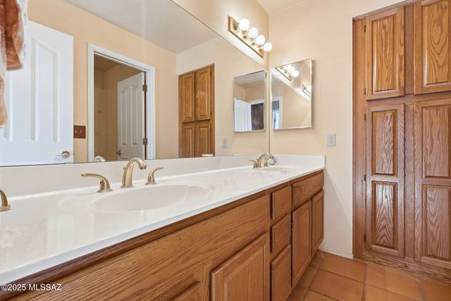 1550 W Dusk Glow Loop, Tucson, AZ 85704