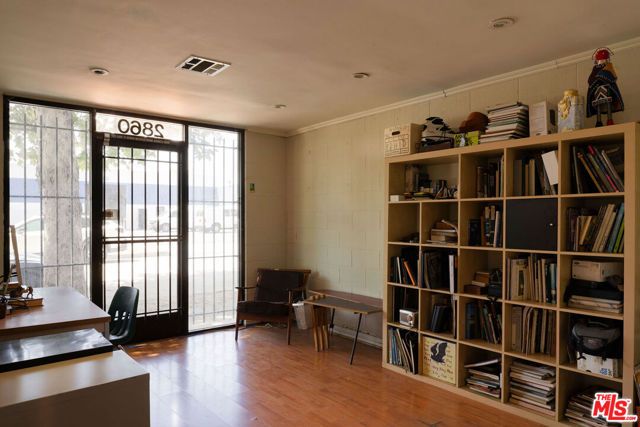 2860 Glenview Avenue, Los Angeles, CA 90039