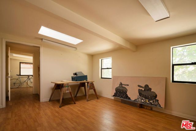2860 Glenview Avenue, Los Angeles, CA 90039