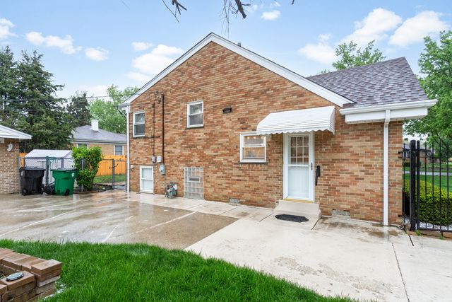 11226 Mandel Avenue, Westchester, IL 60154