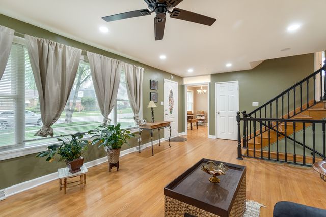11226 Mandel Avenue, Westchester, IL 60154