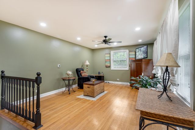 11226 Mandel Avenue, Westchester, IL 60154