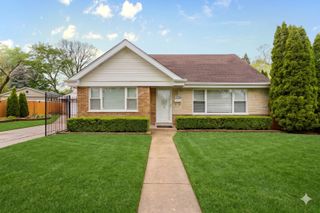 11226 Mandel Avenue, Westchester, IL 60154