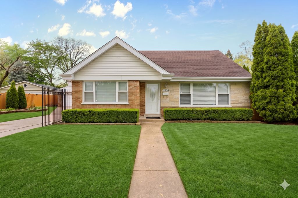 11226 Mandel Avenue, Westchester, IL 60154