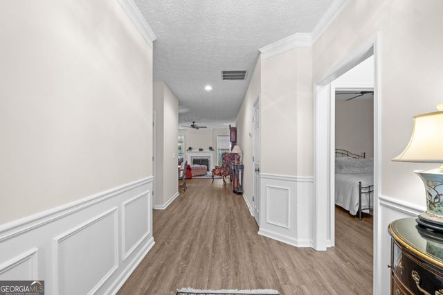 2021 Crestview Way, Woodstock, GA 30188