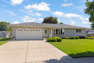 760 Bon Terre Road, New Lenox, IL 60451