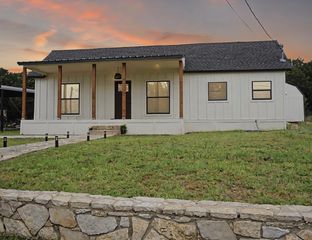 708 Litigation Avenue, Glen Rose, TX 76043