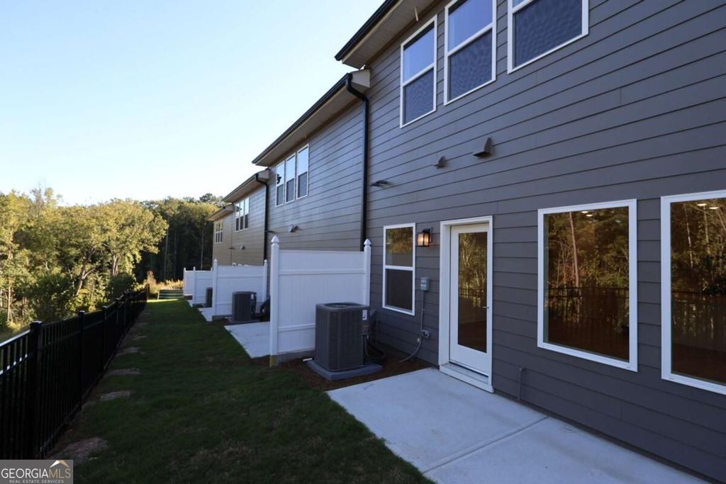 430 Laurelwood Lane, Canton, GA 30114 — photo 2