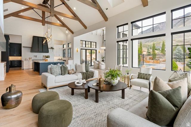 11 E CROSS HILL LN, Sandy, UT 84092